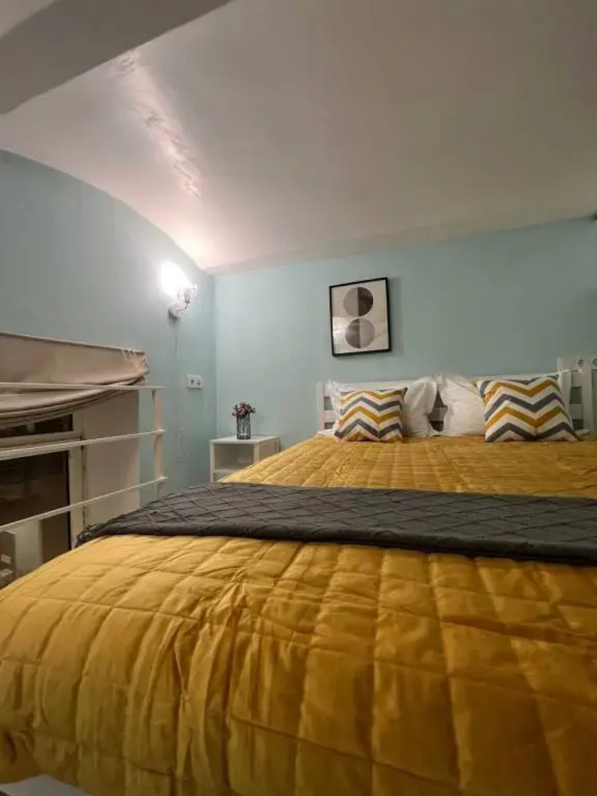 Двухуровневая студия Bright Yellow на Электрозаводской