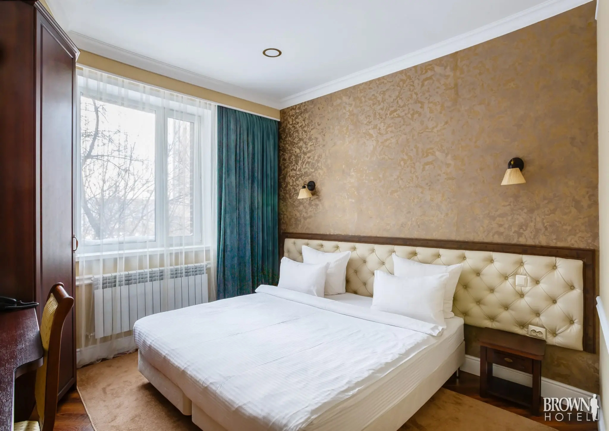 Отель Brown