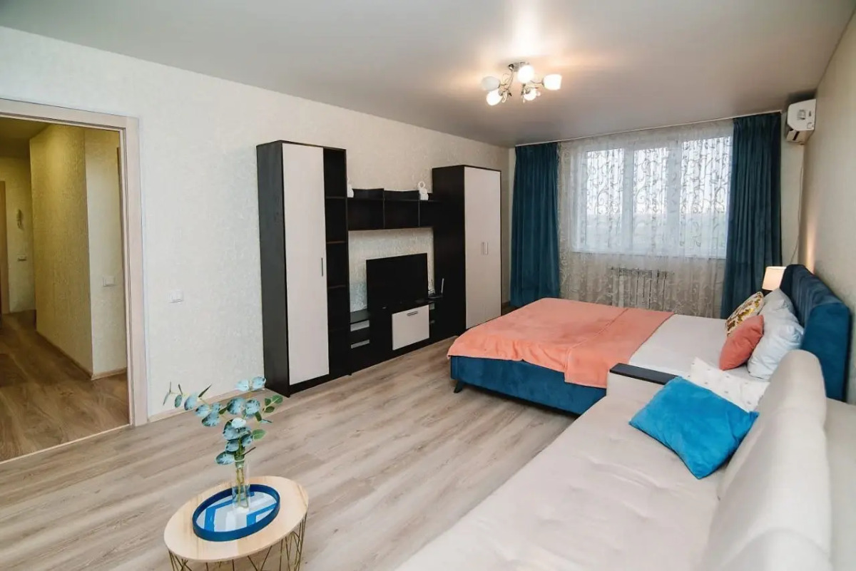 Апартаменты Апрель Брестская 1