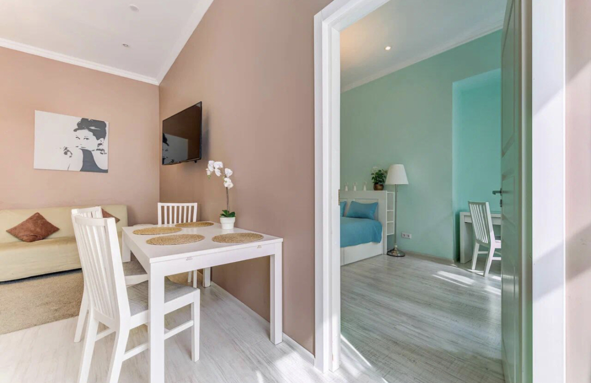 Апартаменты SweetHome на Мойке 44