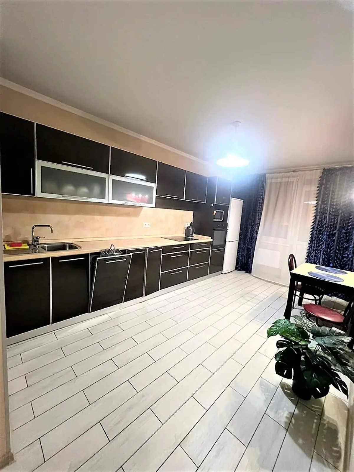 Апартаменты МЕГАПОЛИС пр. Революции 9-А-115