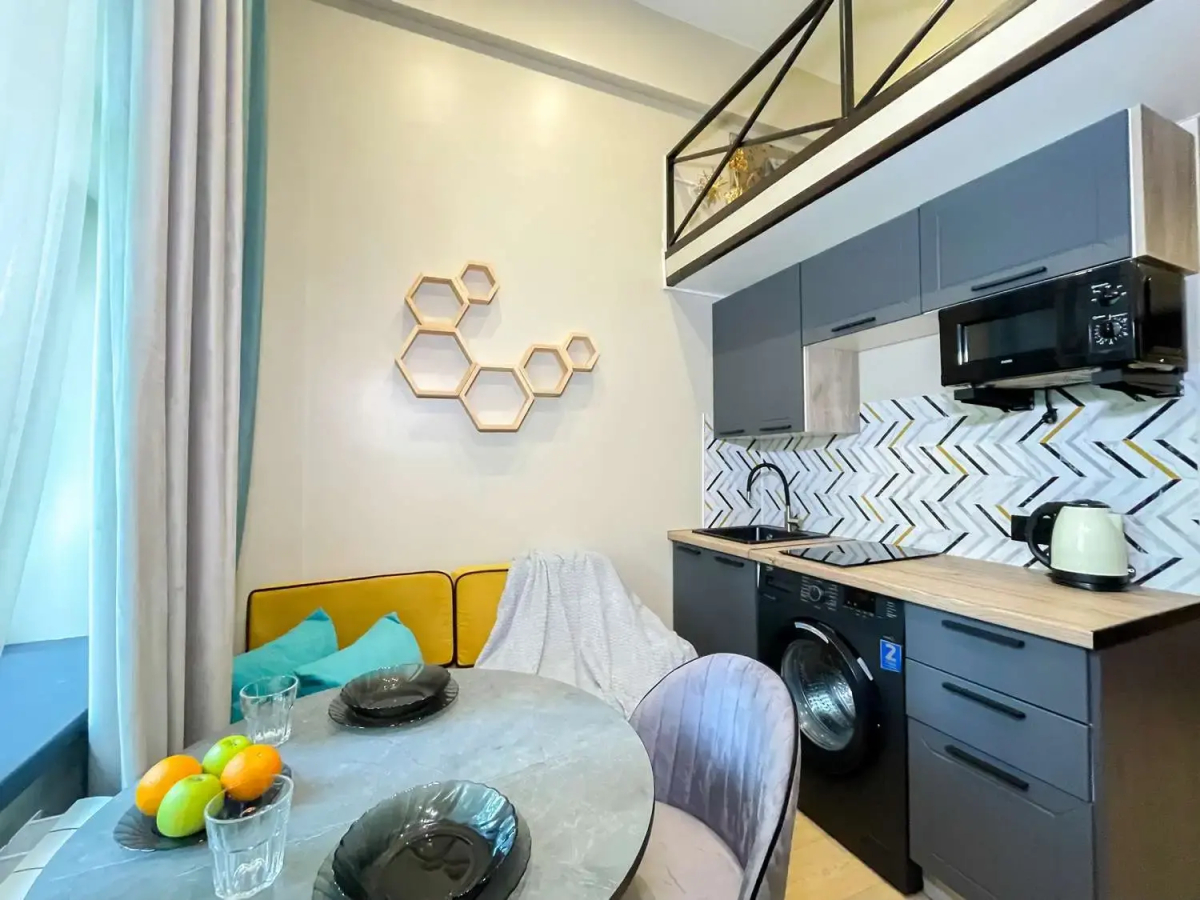 Апартаменты Стильная 2х-уровневая Cтудия рядом с метро Тульская