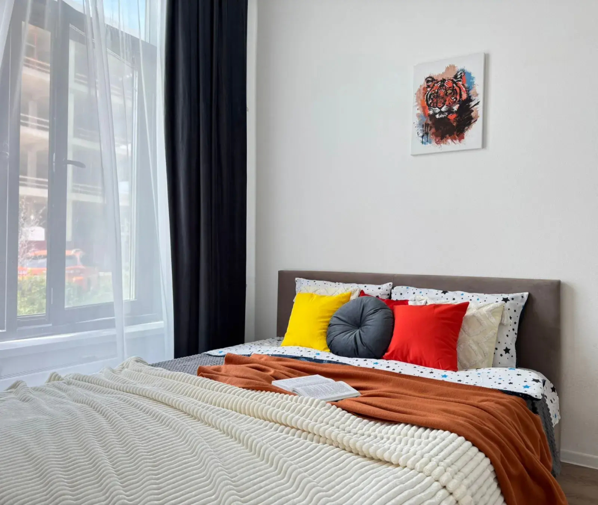 Квартира Двухкомнатная просторная и уютная ArtApart