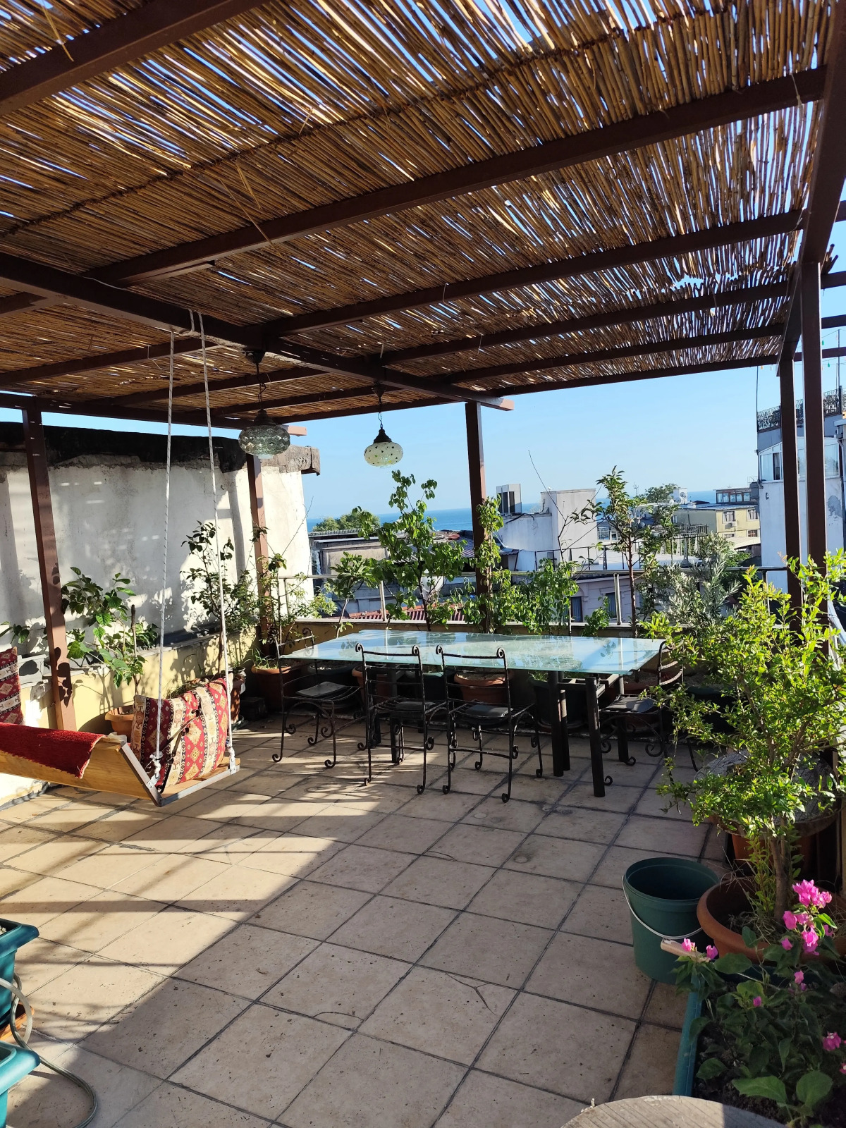 Pi Home & Apartments