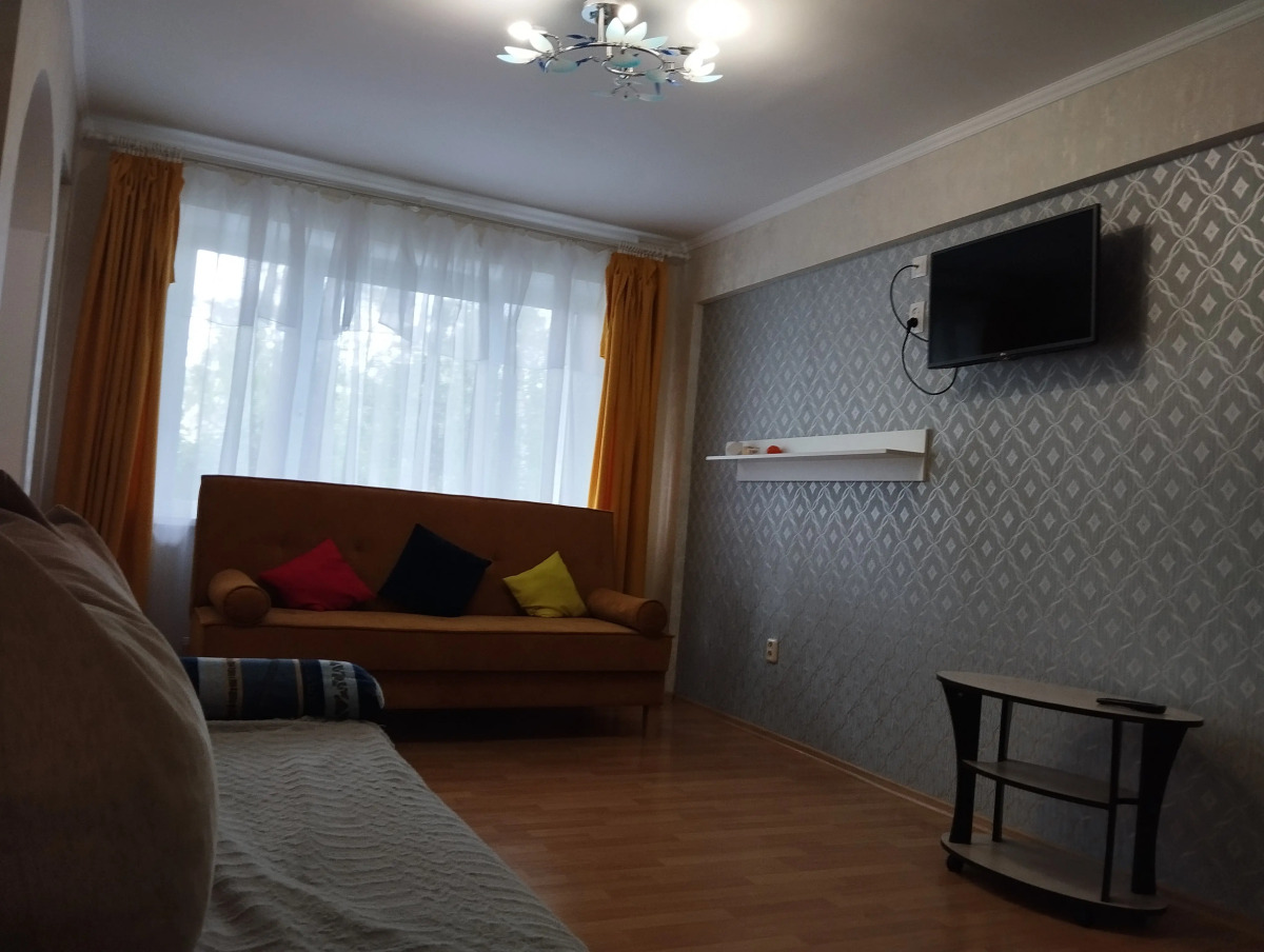 Квартира Двухкомнатная возле центра