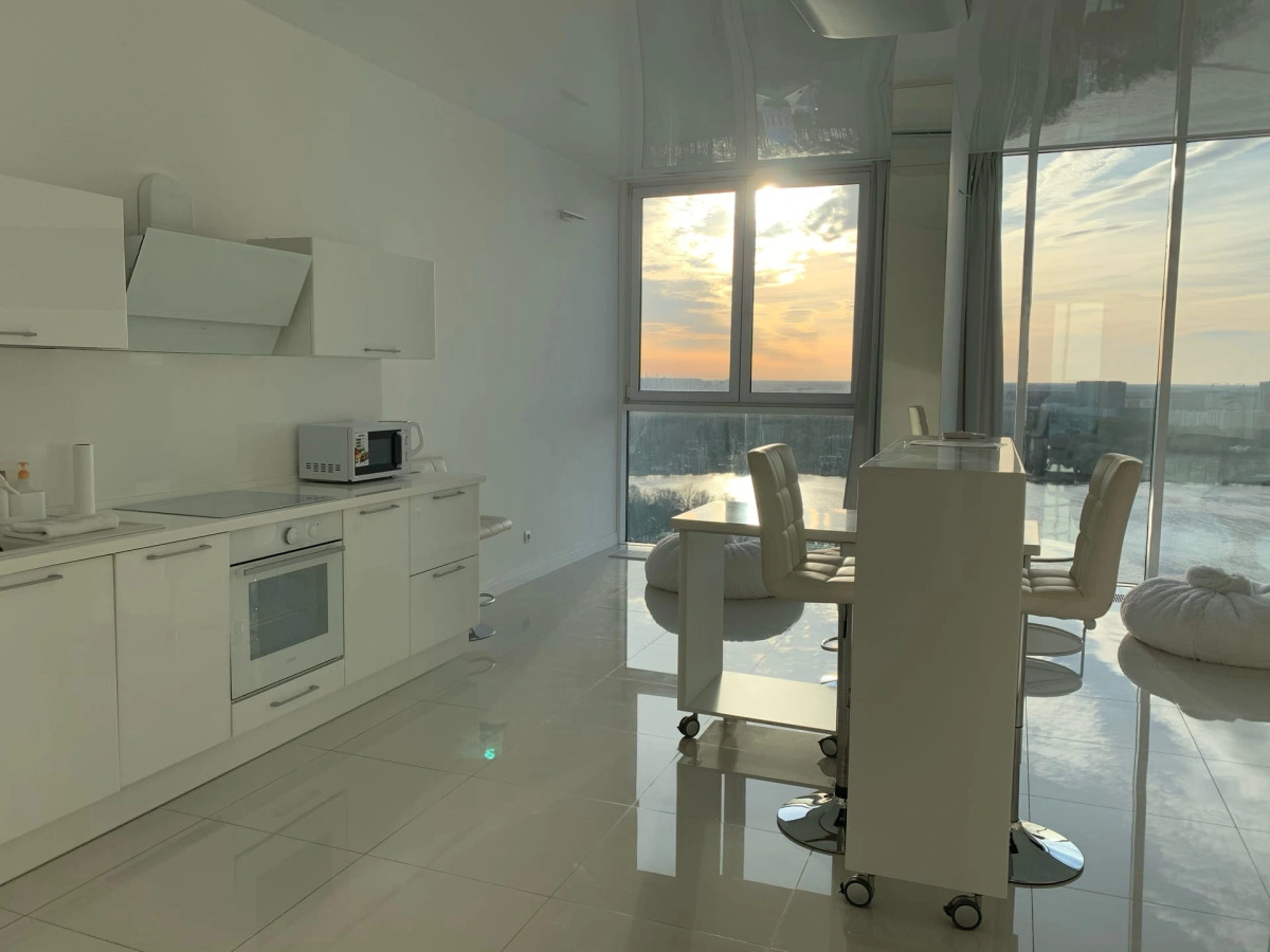 Апартаменты Белая Романтическая Студия с Панорамным Видом