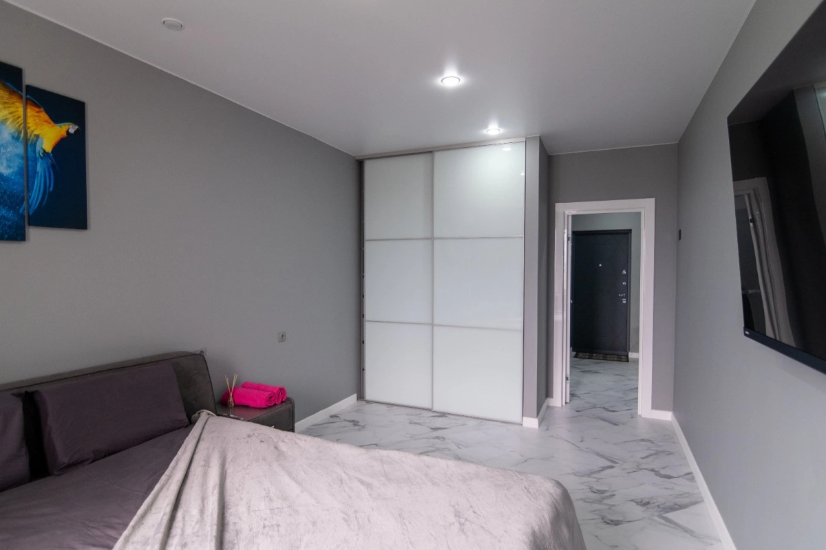 Апартаменты Hedonism Aparts со Стильным Ремонтом в Тихом Районе