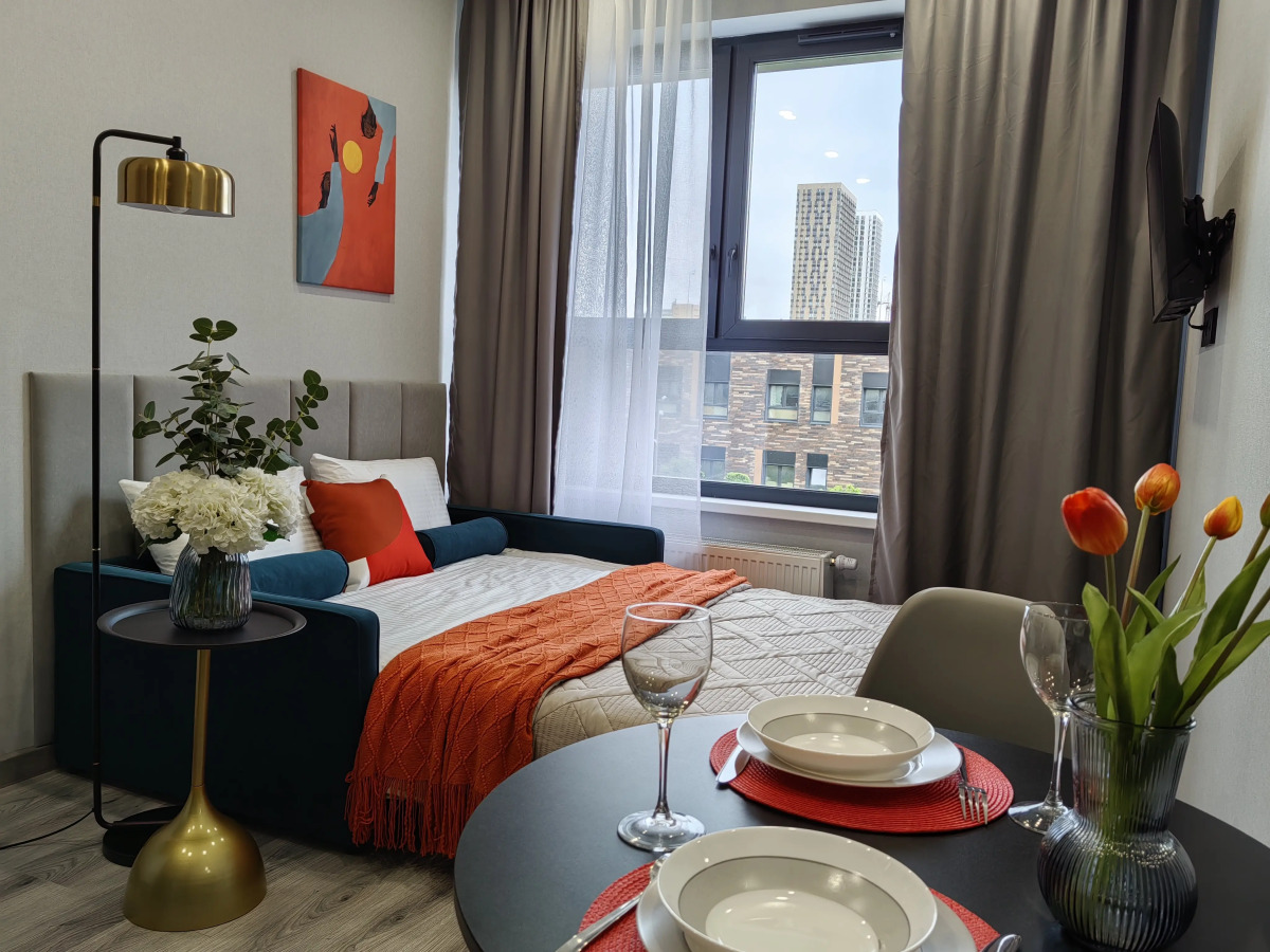 Квартира Яркая студия в 4 минутах от метро. Бесконтактное заселение