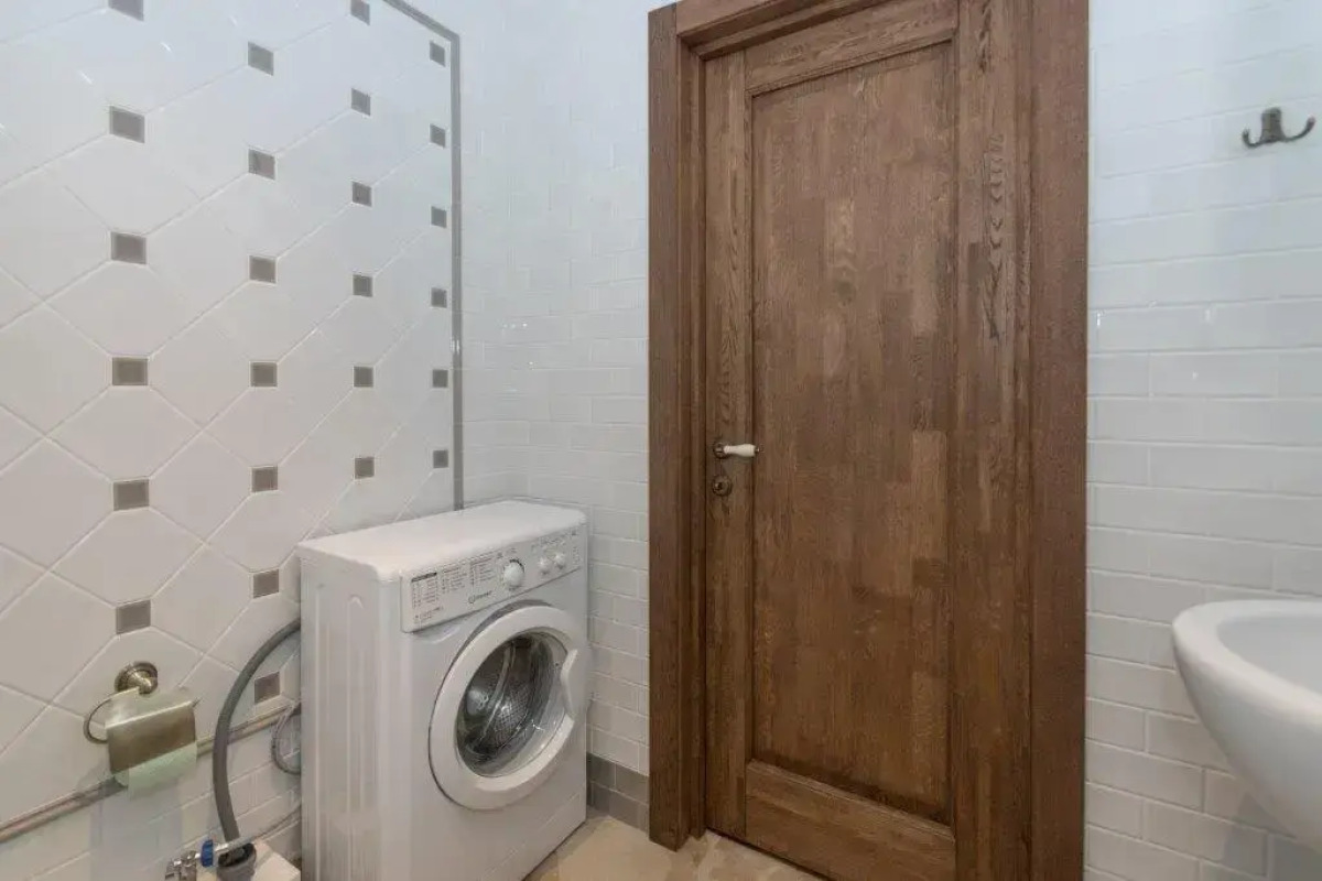 Апартаменты в Центре Города у Нарымского Сквера 2