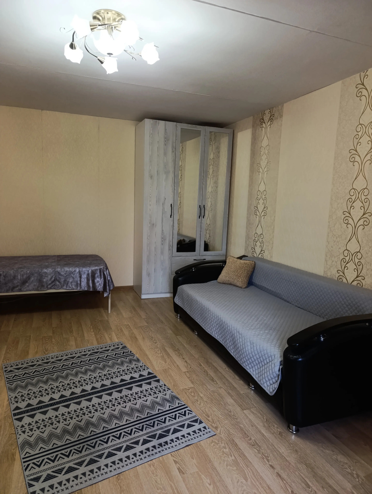 Квартира Уютная в центре города с парковкой у дома