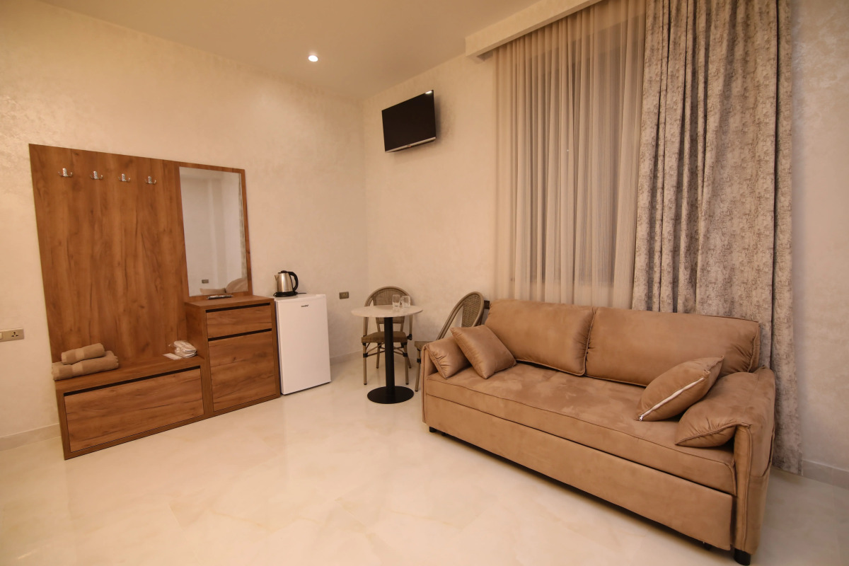 Отель Louvre Home