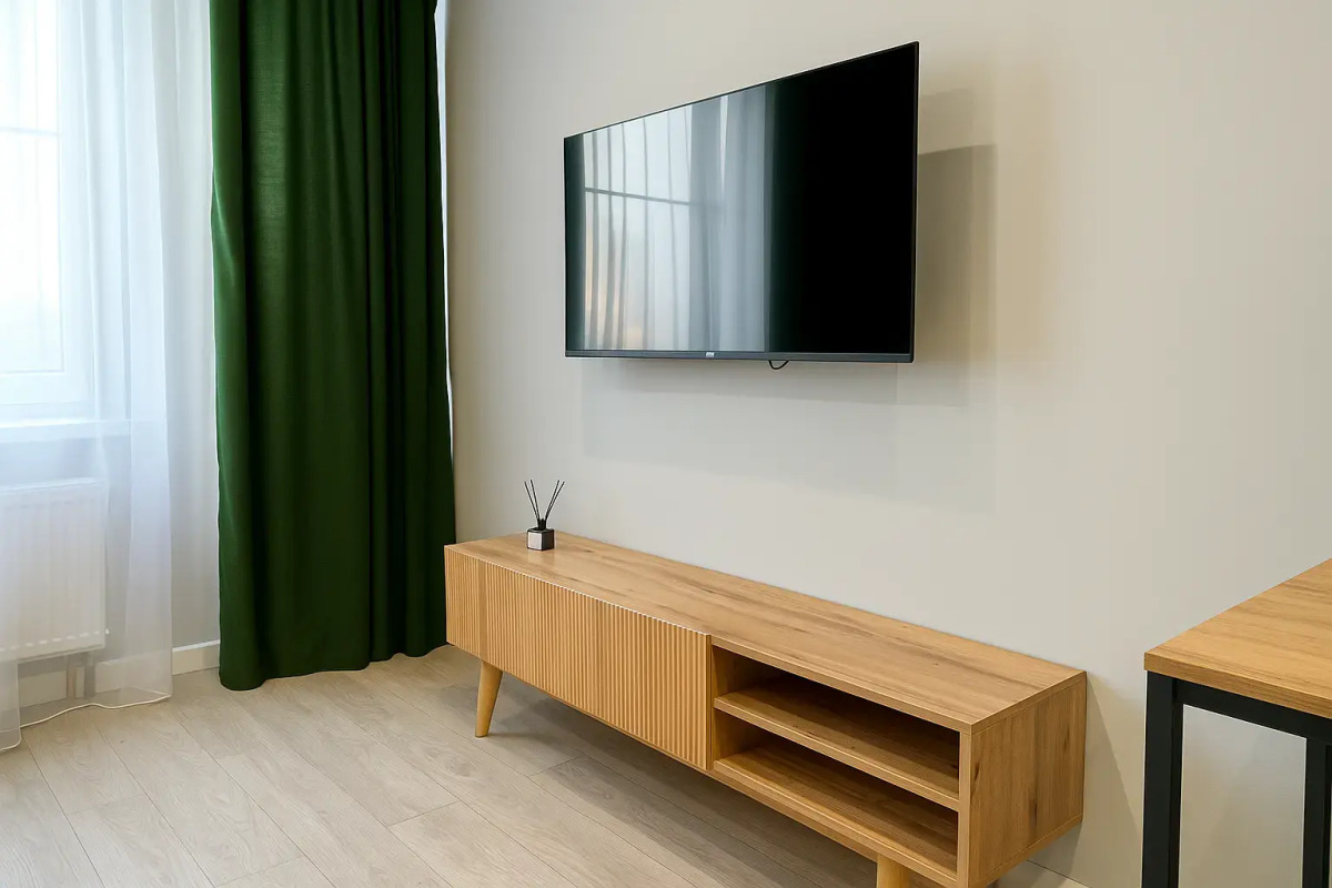 Квартира Новоостаповская 20