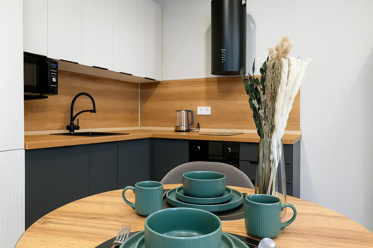 Квартира Новоостаповская 20