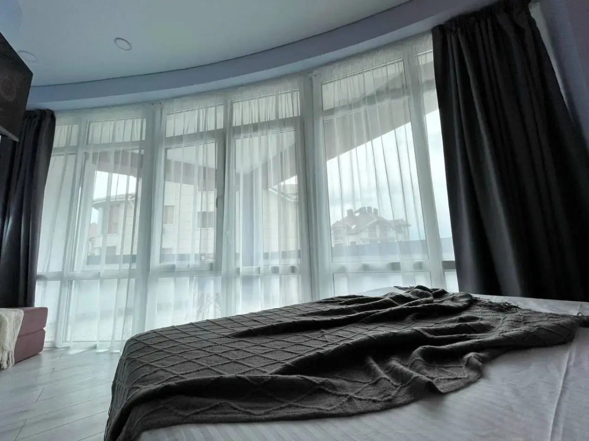 Апартаменты с видом на море большим балконом в 3-х минутах от пляжа