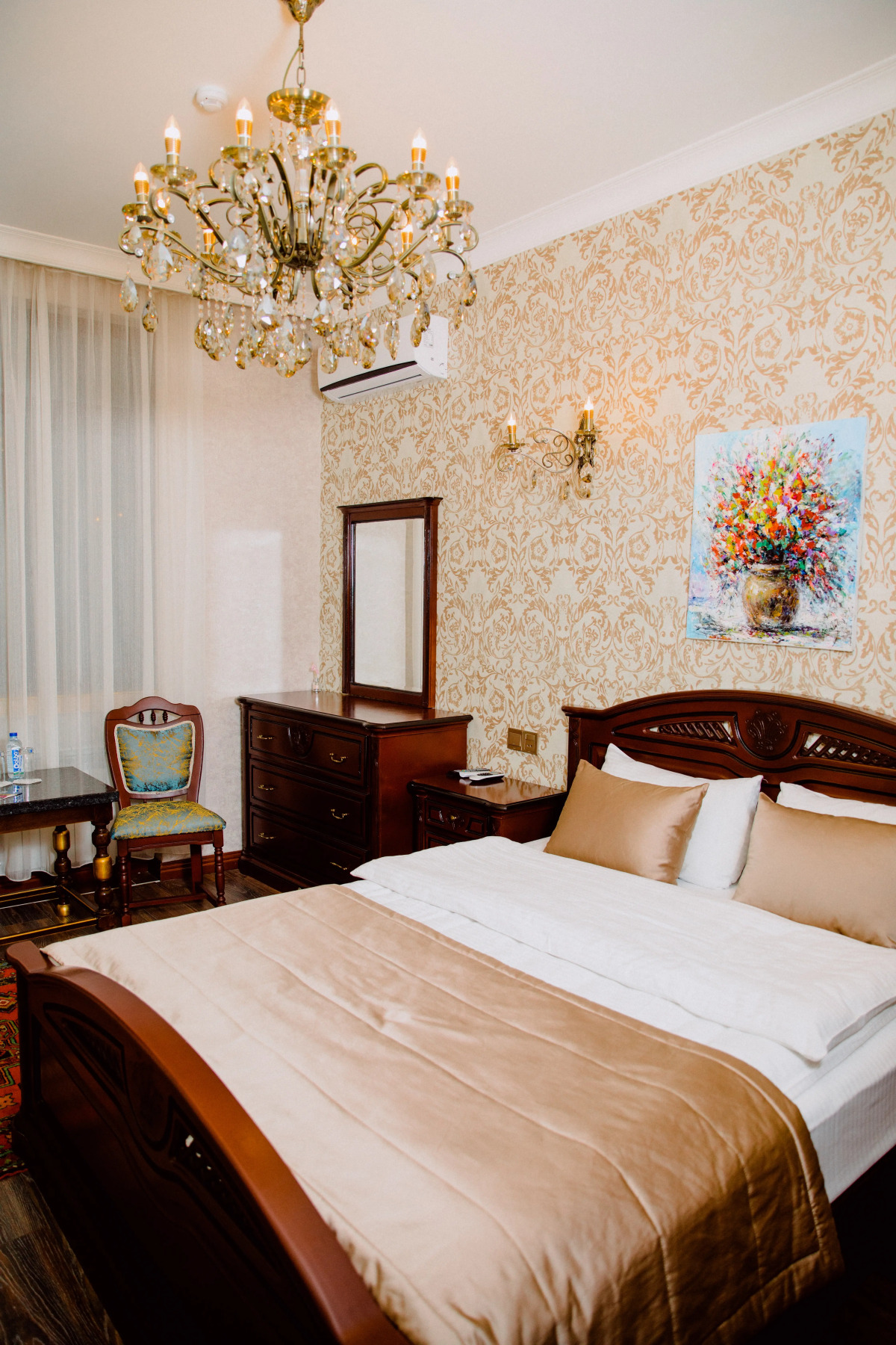 Royal Antique Boutique Hotel