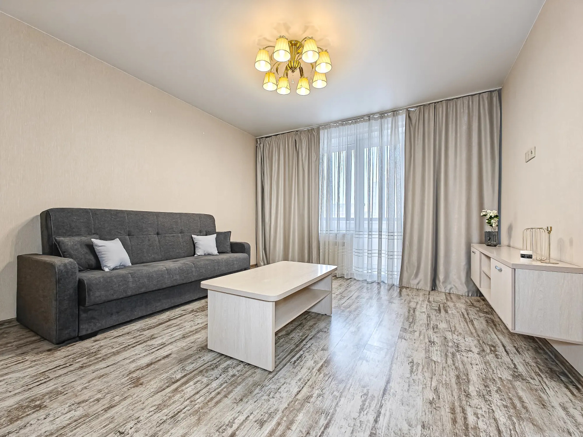 Апартаменты Евротрёхкомнатные Stepanenkov на Зыряновской 55