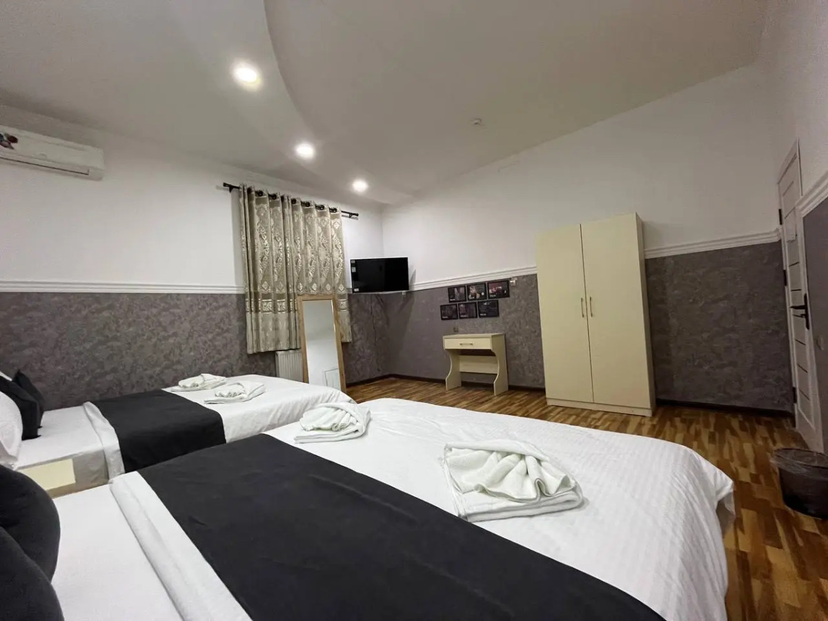 Отель HOME ALONE