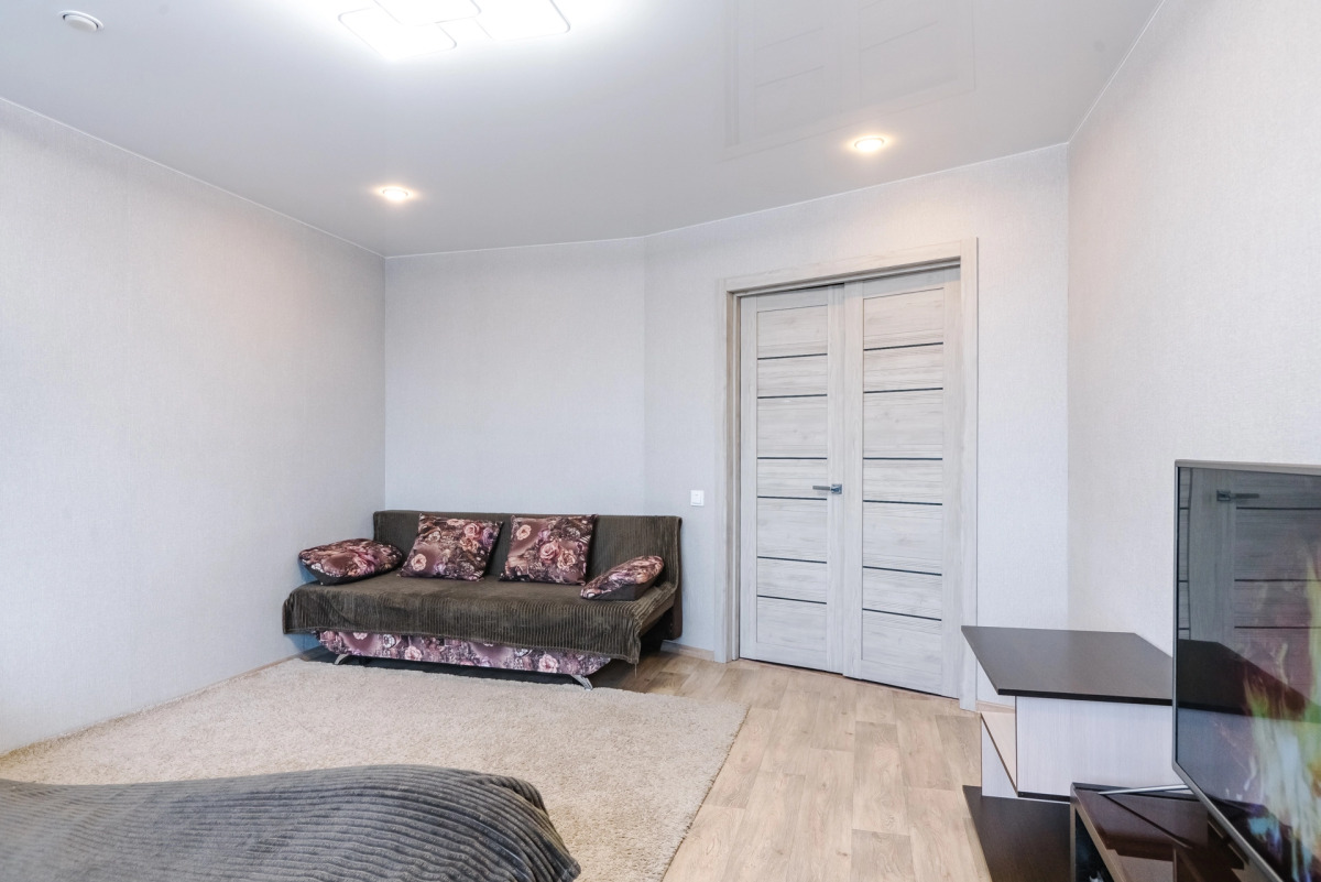 Квартира Тополиная 82