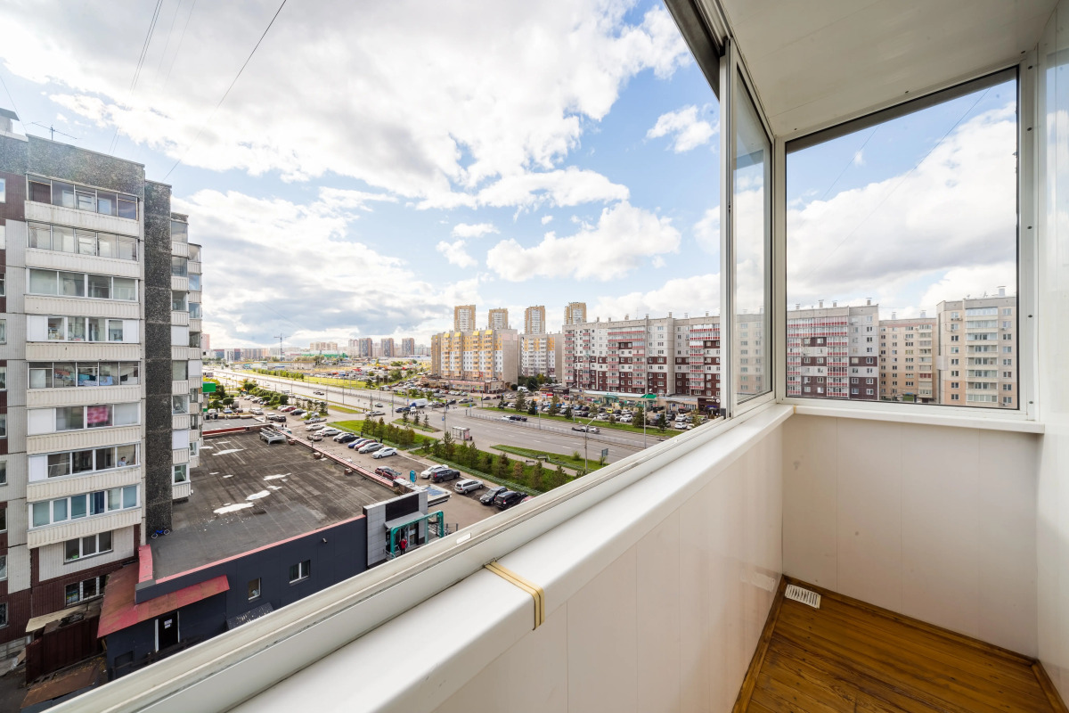 Квартира Тёплая солнечная возле БЦ Первая Башня