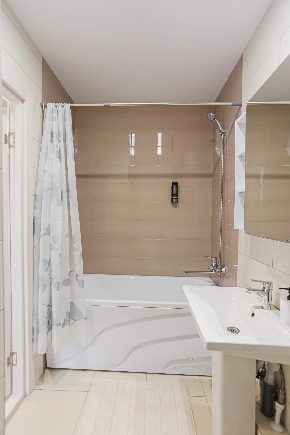 Апартаменты У нaс лучше, чeм дoма Sanset Героев Донбаса 10 кв 274