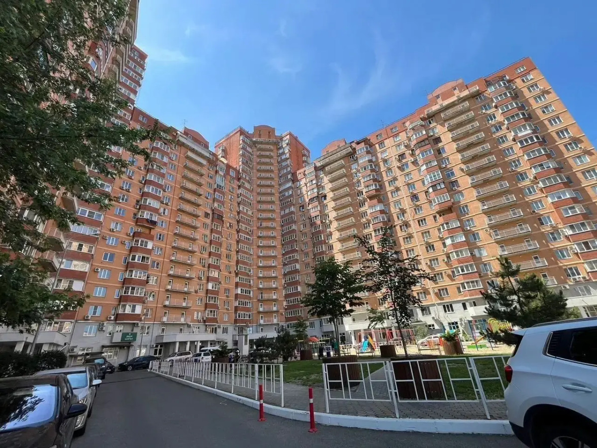 Квартира Светлая евродвушка комфорт-класса в центре Краснодара, ЖК Аврора, панорамный вид с 16 этажа