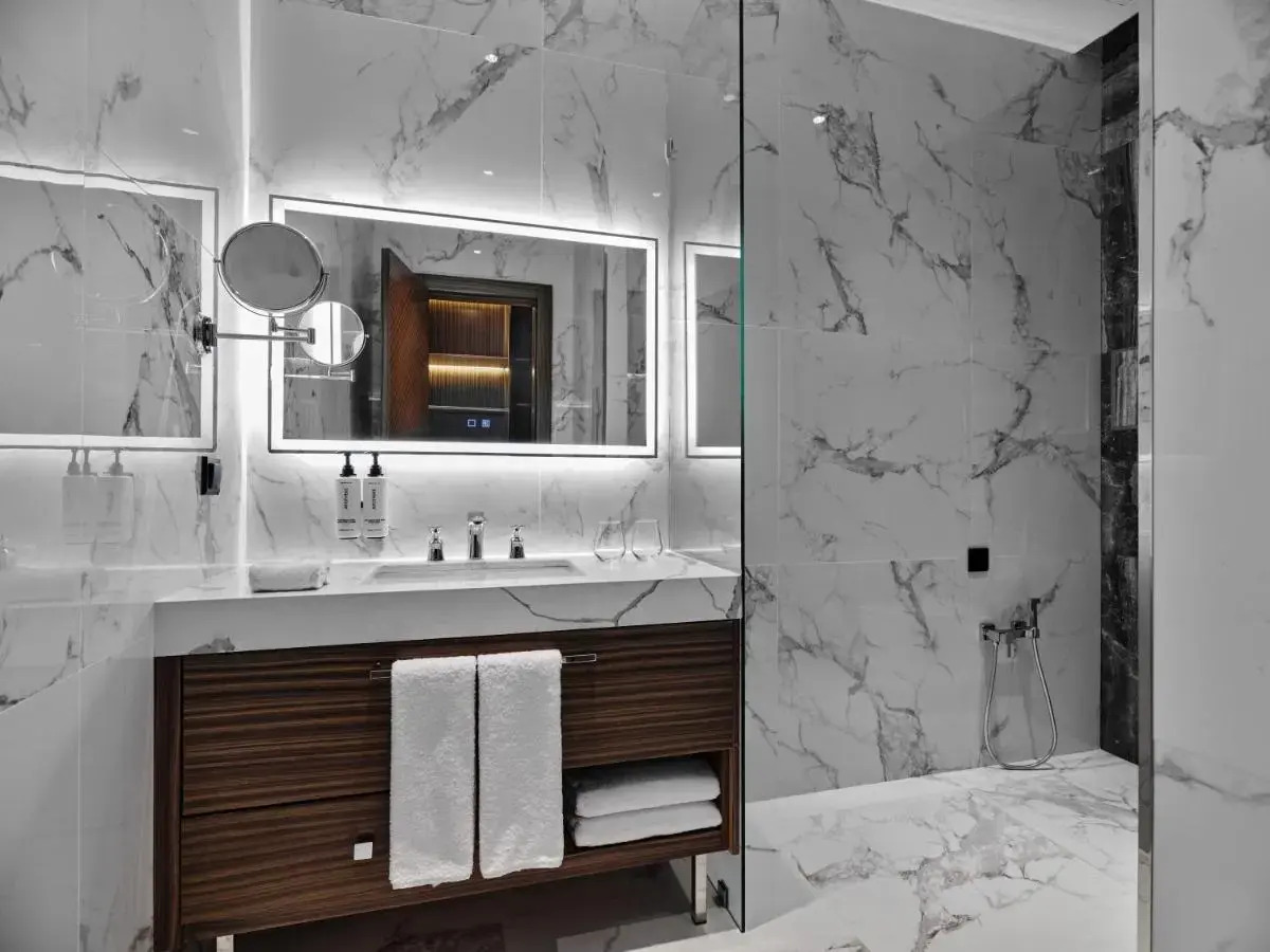 Hotel Crowne Plaza Tashkent, an IHG Hotel