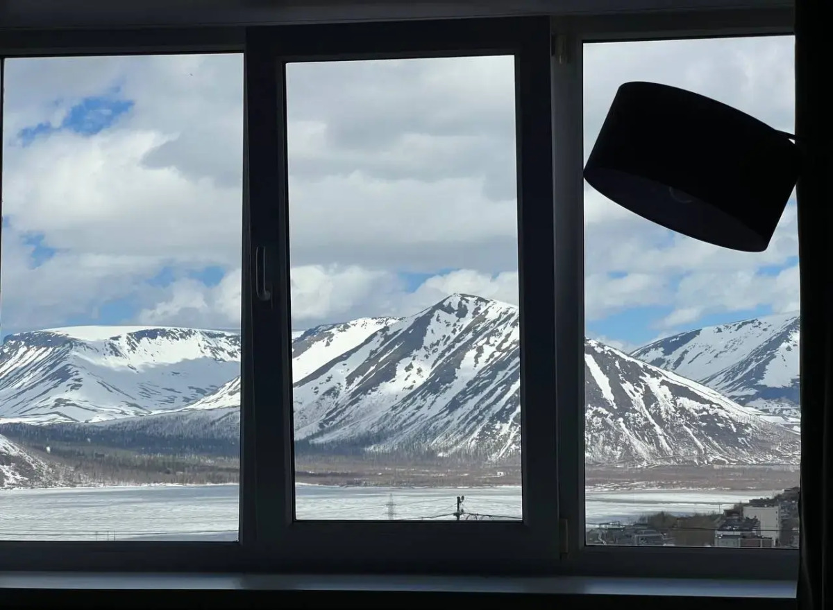 Квартира Уютная 2-к с Потрясающим Видом на Горы и Озеро