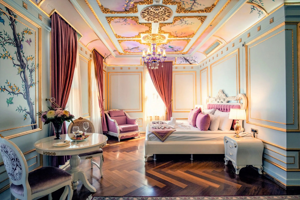 Отель Seven Hills Palace