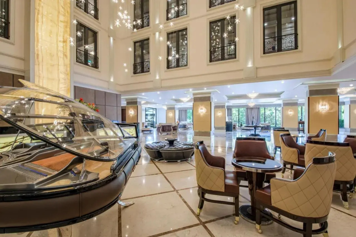 Отель Ambassadori Hotel Tbilisi