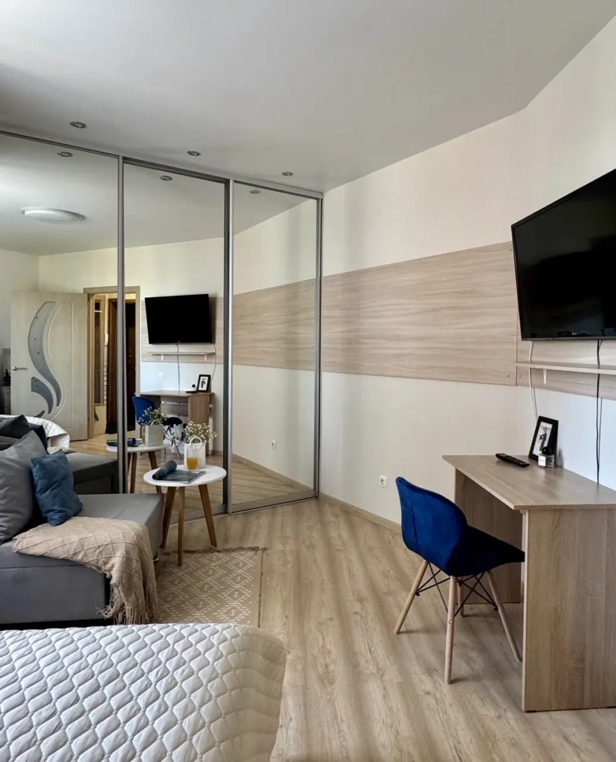 Апартаменты Современная квартира на Яна Крастыня