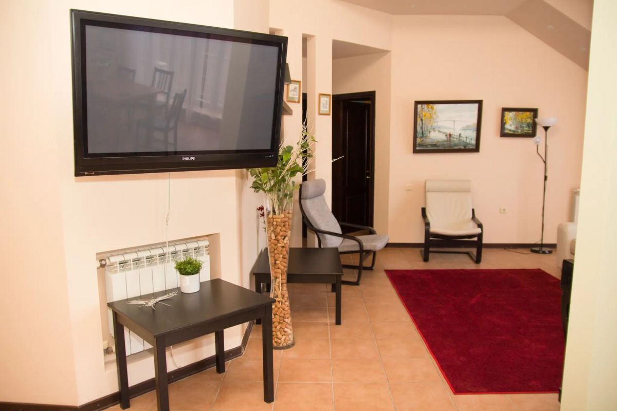 Апартаменты Лоял на улице 9-я Линия 14