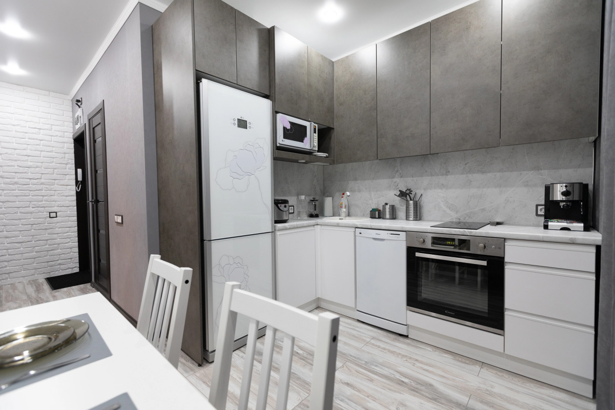 Апартаменты на Бредова 32