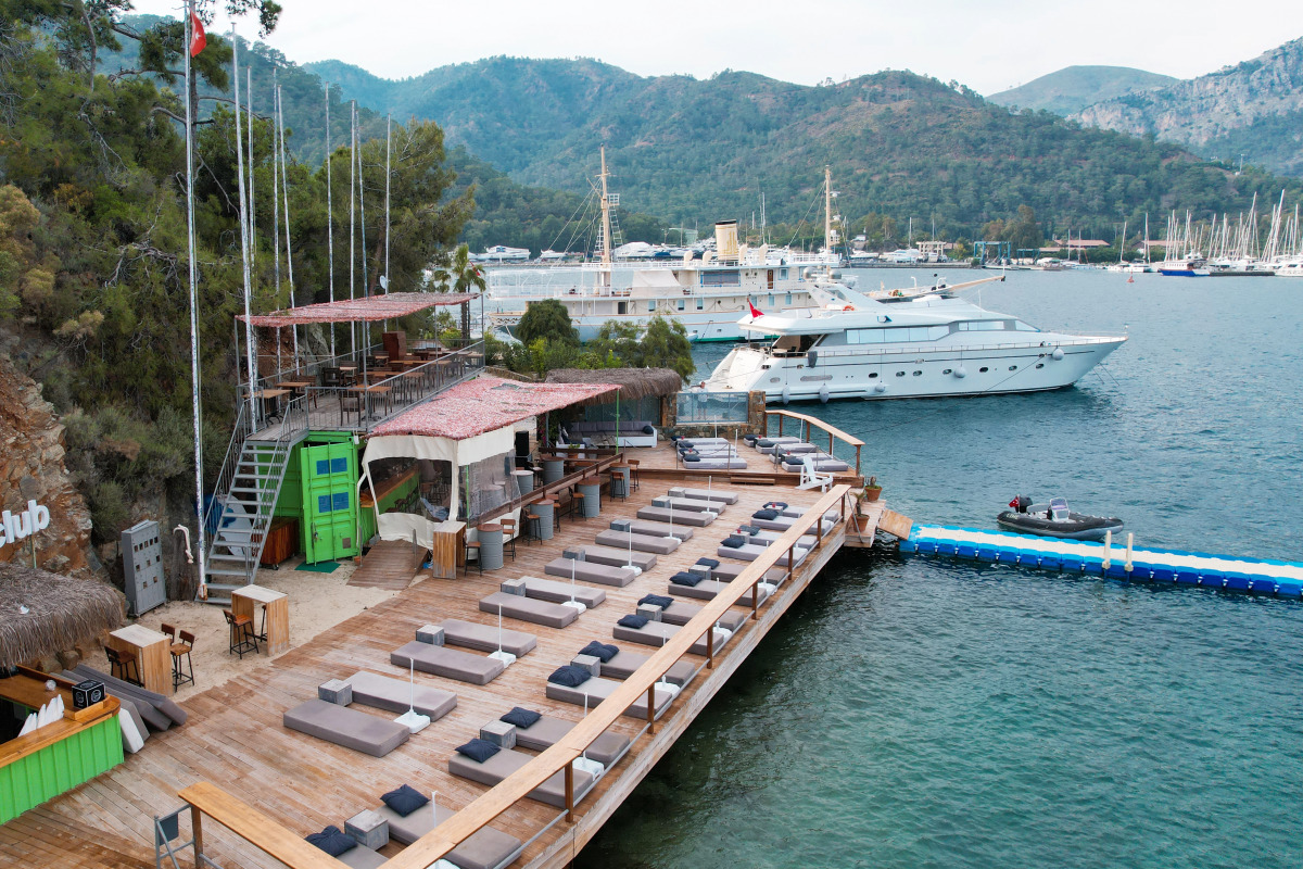 Отель Vira Apart