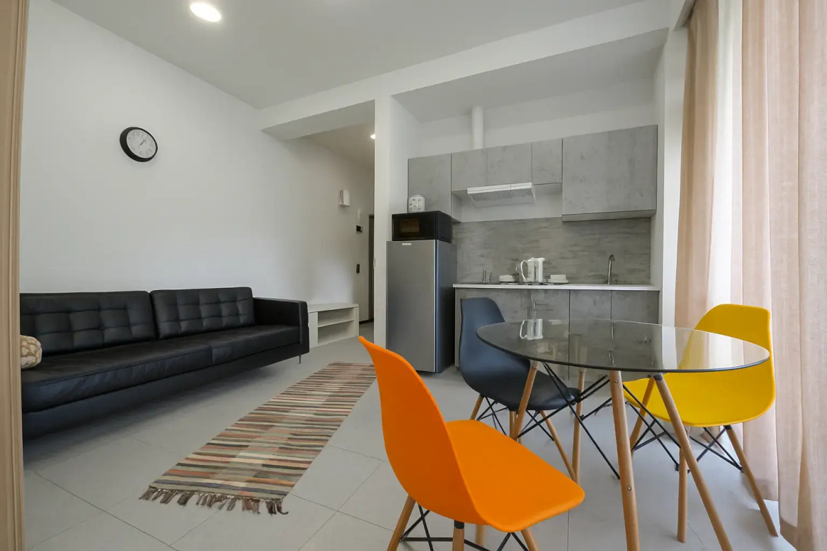 Квартира Студия с витражными окнами с видом на лес и горы