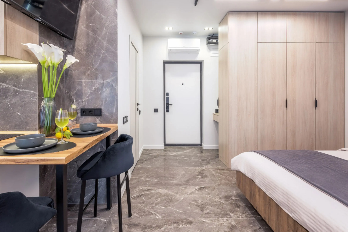 Квартира с бассейном на территории МореСолнцеАпарт