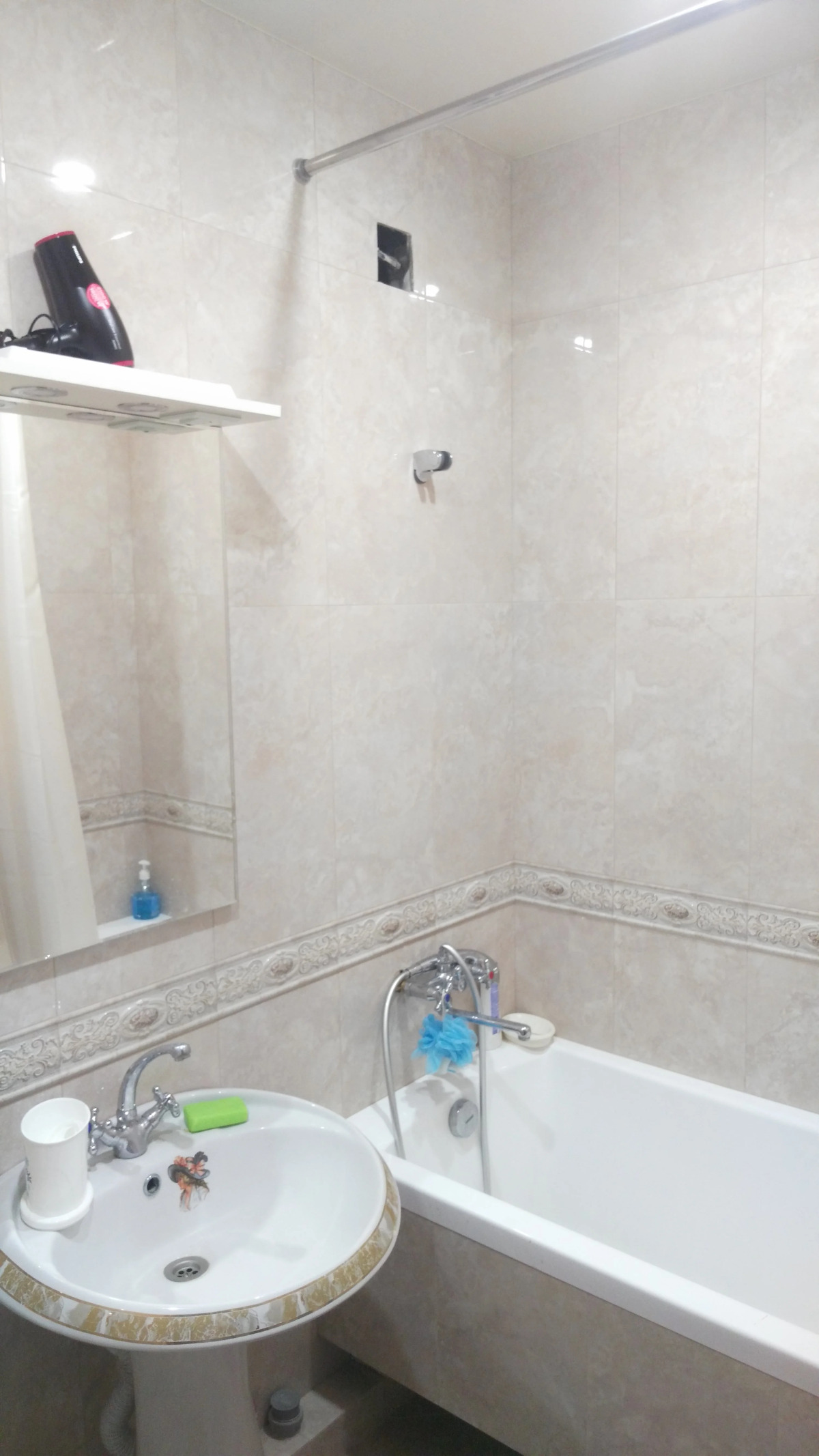 Апартаменты 2-х комнатная квартира на Расула Гамзатова