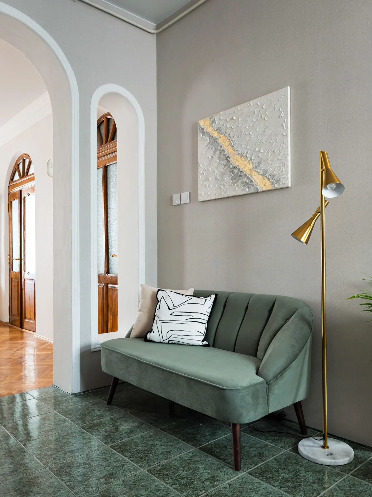 Квартира GM Apartments Новая и тихая Трехкомнатная на Тверской