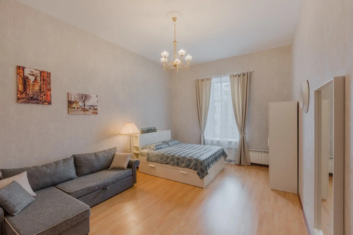 Апартаменты у Эрмитажа 12 гостей Б.Конюшенная 12