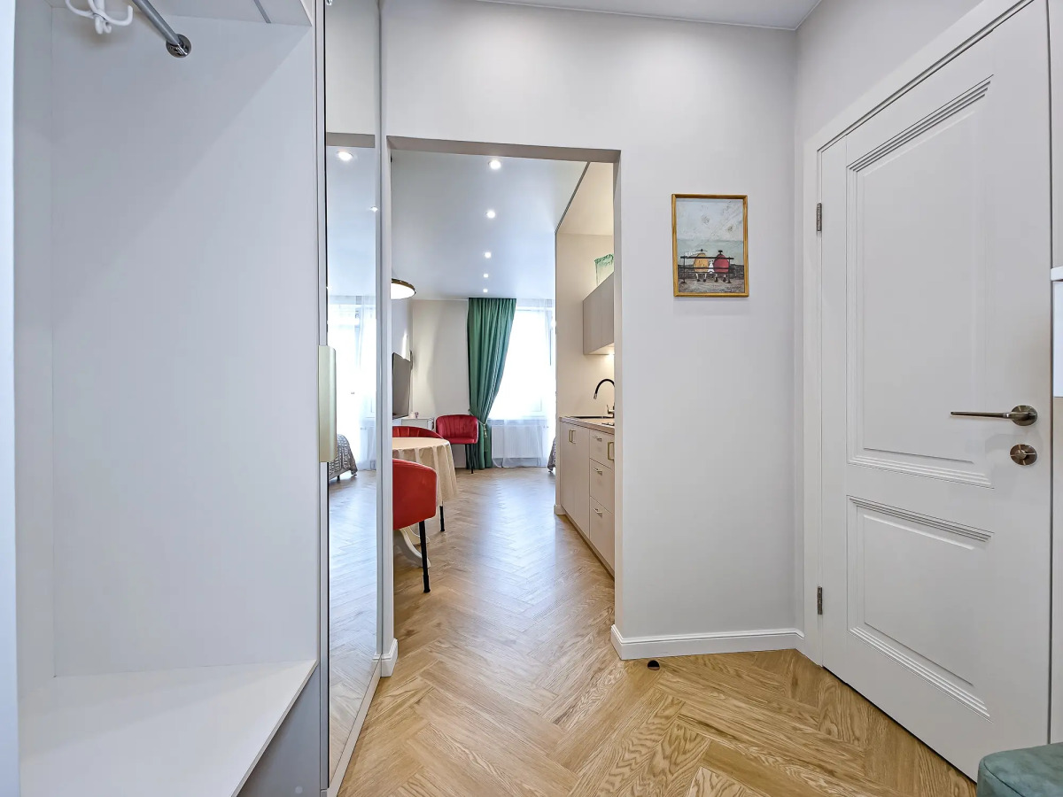 Квартира рядом с метро и жд вокзалом и прекрасным видом на город