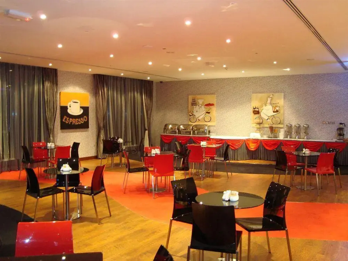 Royal Ascot Hotel