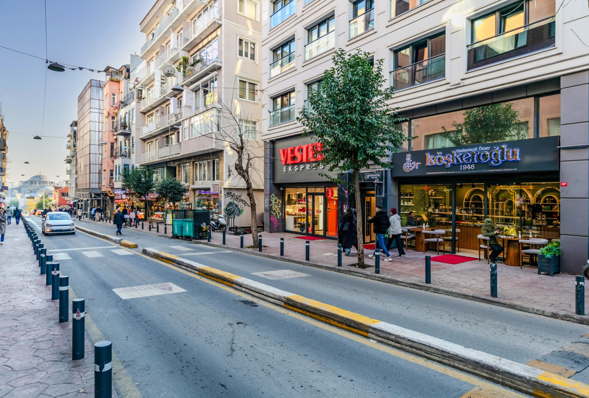 Отель Roys Hotel & Suites