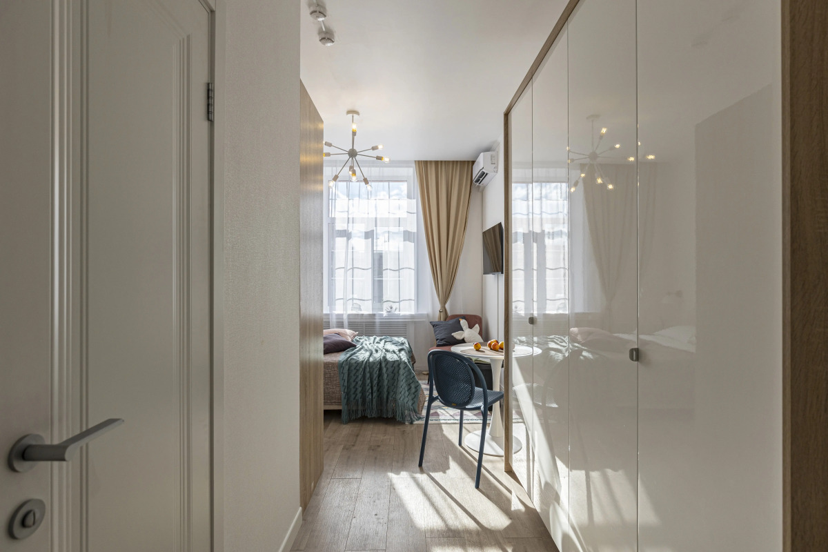 Апартаменты Девушка в шляпе