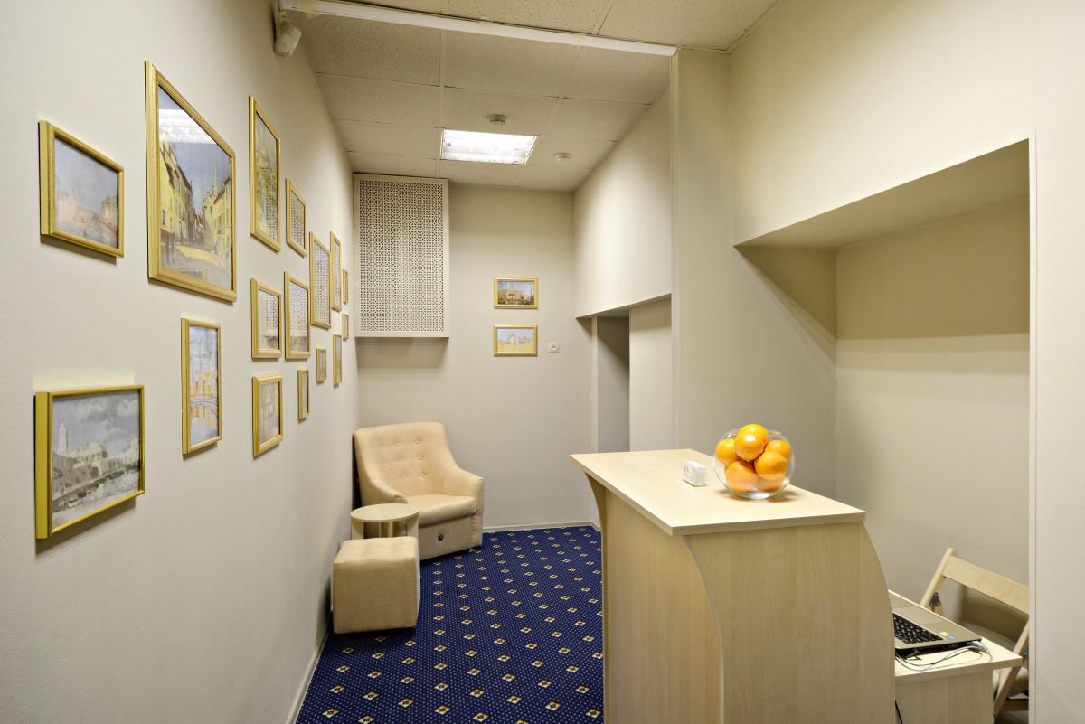 Apelsin Hotel on Vystavochnaya