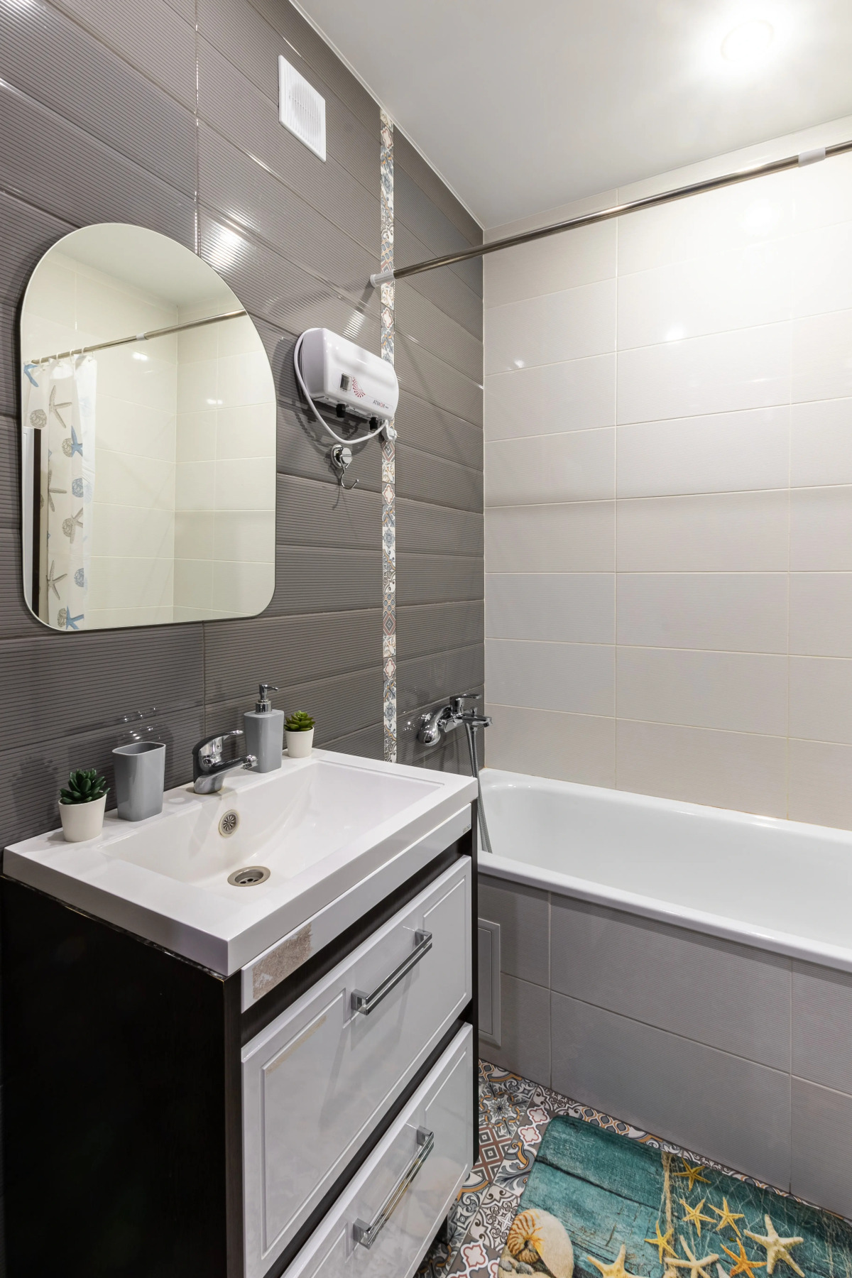 Квартира евро трешка у парка Галицкого Апарт-Отелика на Героя Сарабеева