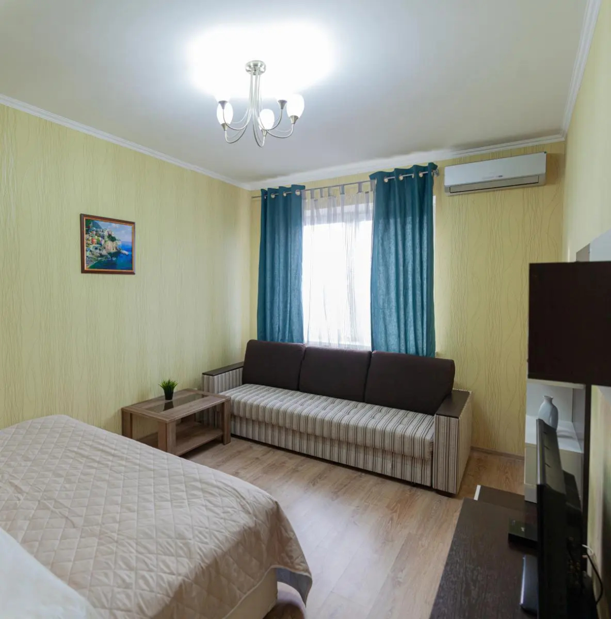 Апартаменты однокомнатные (137) Серебровская 91