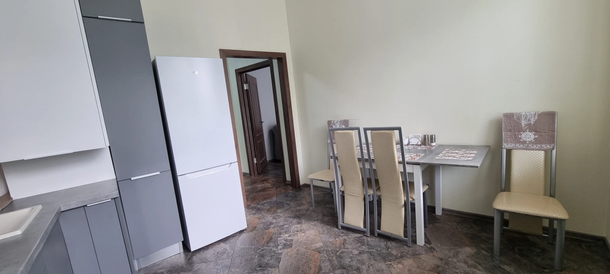 Апартаменты двухкомнатные в центре с террасой