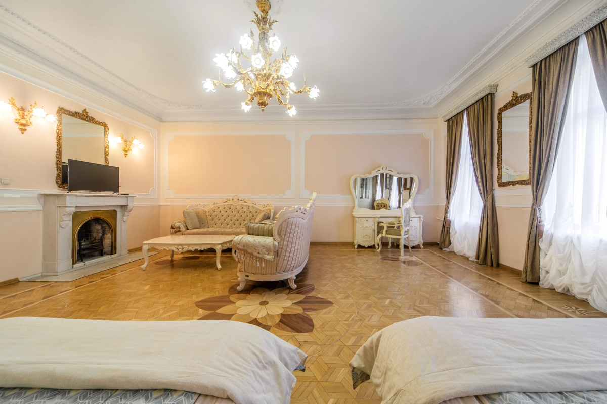 Квартира на Рубинштейна 4