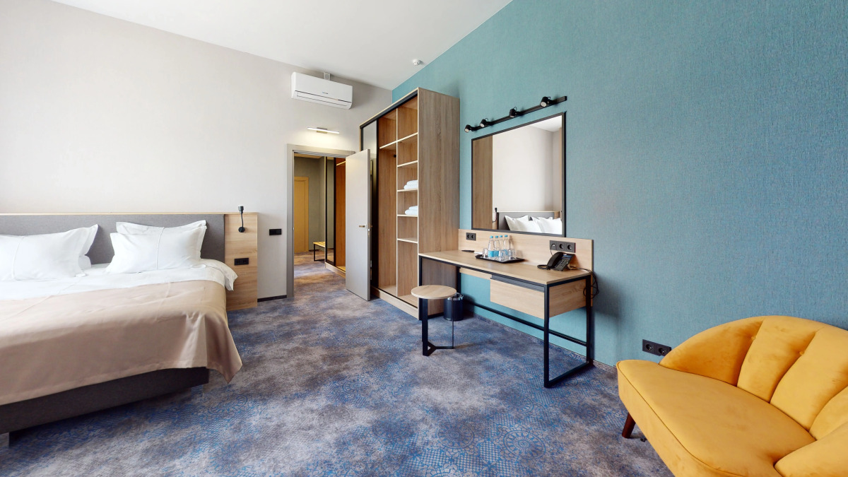 Парк-Отель Яркий