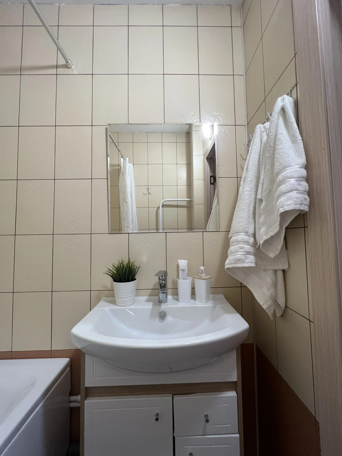 Апартаменты на Берегу Ангары 2-хкомн квартира