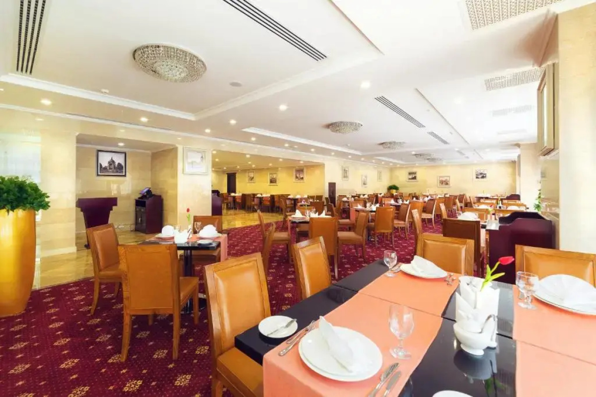 Отель Shera Inn